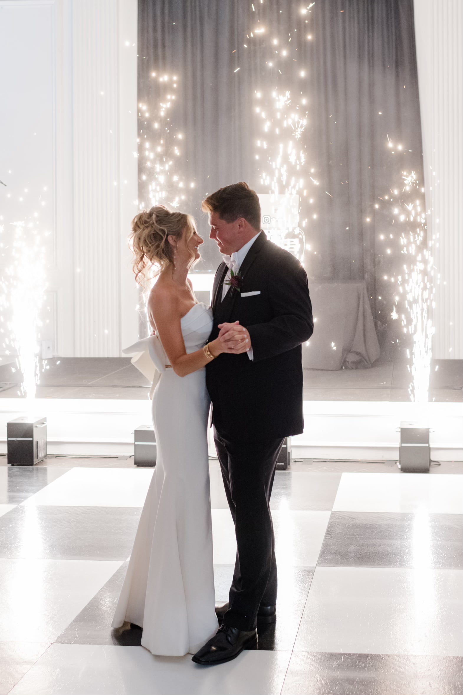 Couples enjoying the wedding Dance in Cherry Hill, NJ | Mora Salon